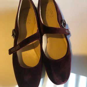 Naturalizer Women's Erica Velvet Shoe 9